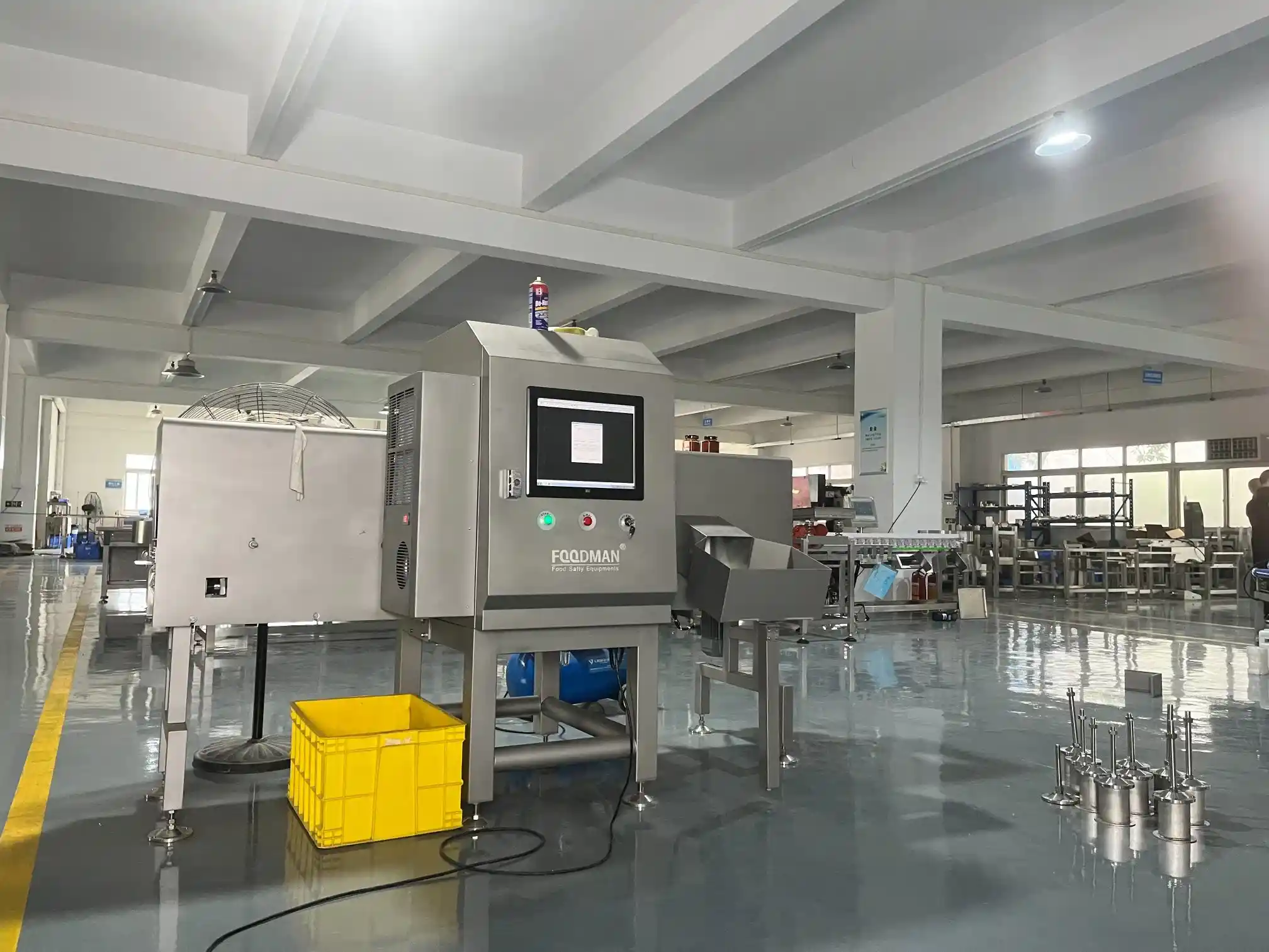 Large-scale production facility for industrial conveyor metal detectors